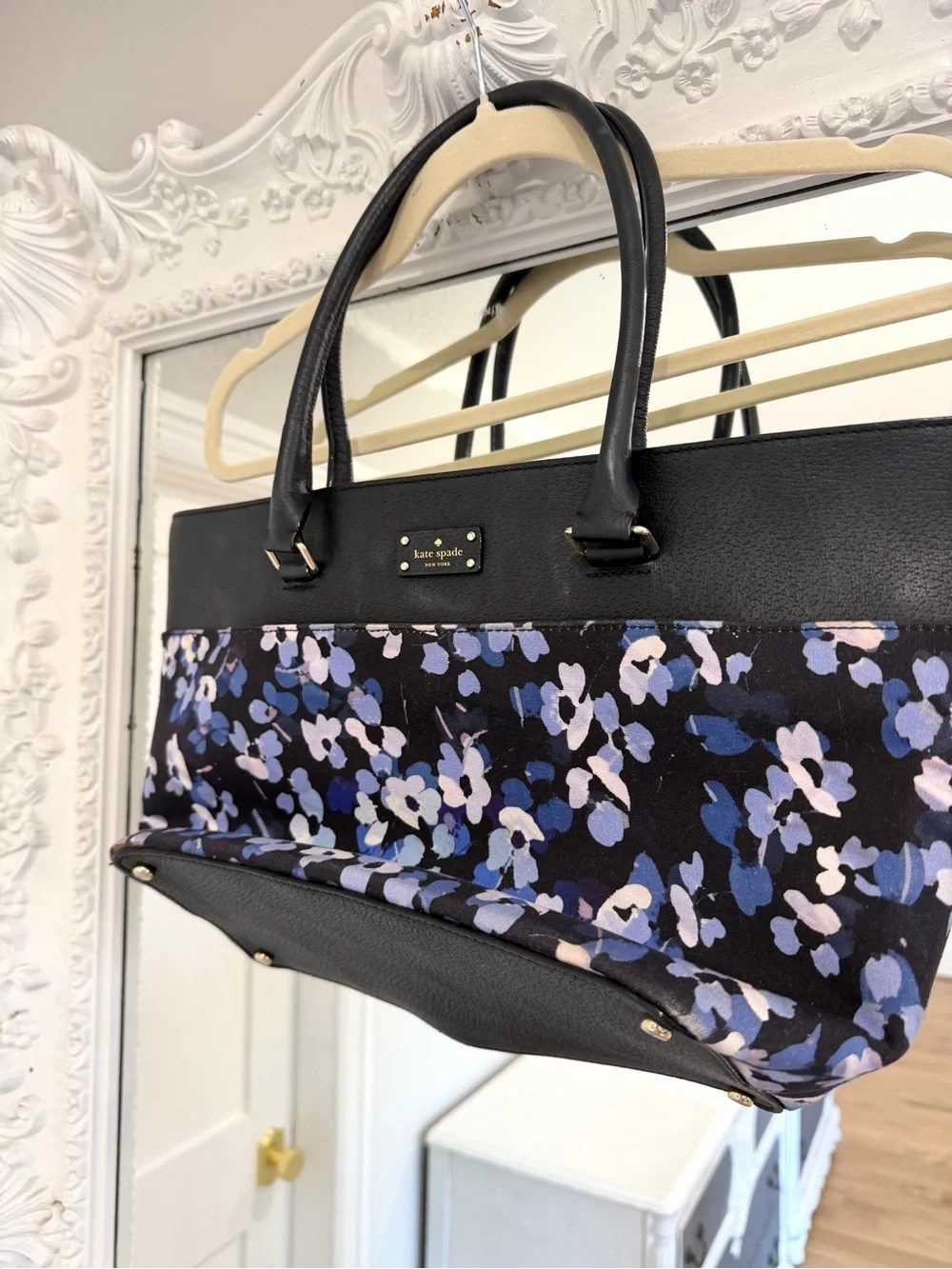 Kate Spade New York Scattered Hydrangeas Grove Street Small Margareta Tote Bag